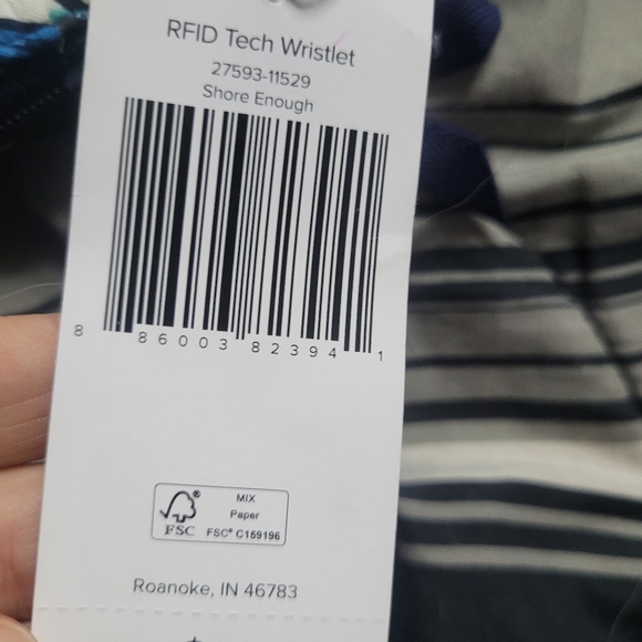 Very Bradley Nwt tech wristlet - Picture 4 of 6